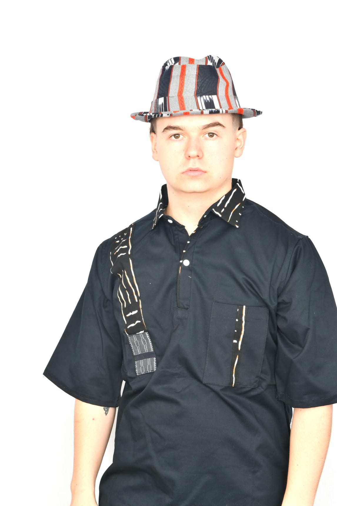 Akwaba Men's Shirts Short Sleeve Black w/ black & white collar design